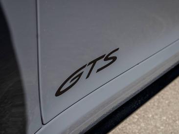 Porsche 992 II Carrera 4 GTS Cabriolet — photo 39