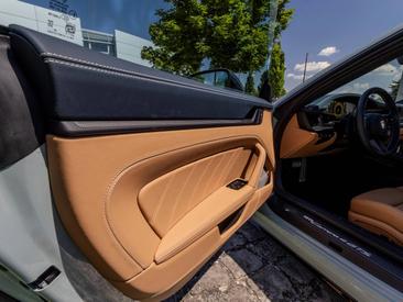 Porsche 992 II Carrera 4 GTS Cabriolet — photo 35