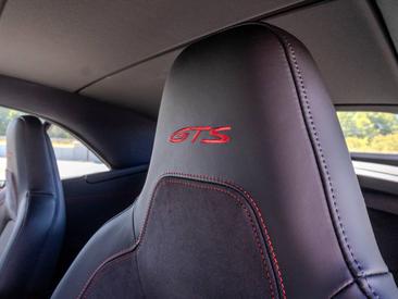 Porsche 992 II Carrera 4 GTS Cabriolet — photo 43