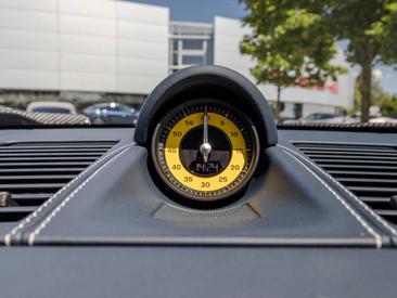 Porsche 992 II Carrera 4 GTS Cabriolet — photo 49