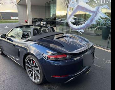 Porsche 718 Boxster S — photo 16