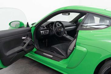 Porsche 718 GT4 — photo 9