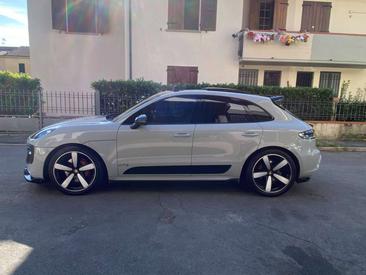 Porsche Macan Electrique S — photo 4