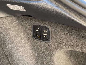 Porsche Macan Electrique S — photo 24