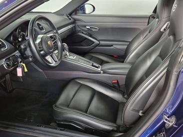 Porsche 718 Cayman — photo 15