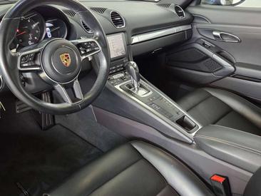 Porsche 718 Cayman — photo 18