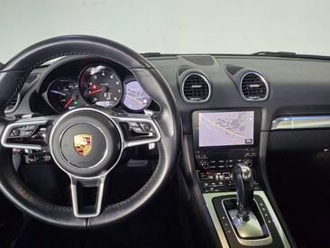 Porsche 718 Cayman — photo 19