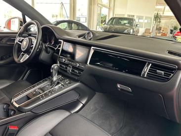 Porsche Macan Electrique S — photo 10