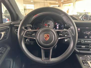 Porsche Macan Electrique S — photo 15