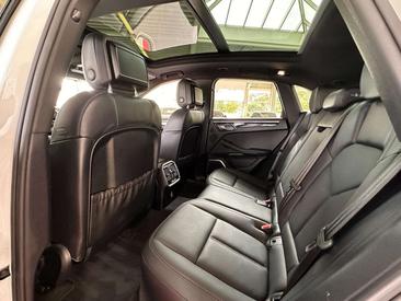Porsche Macan Electrique S — photo 19