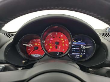 Porsche 718 Cayman — photo 21