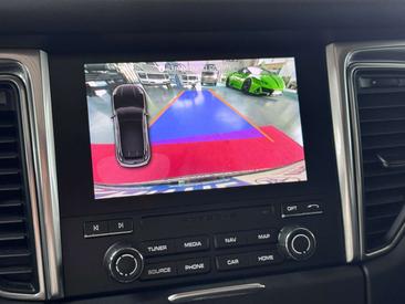Porsche Macan Electrique S — photo 9