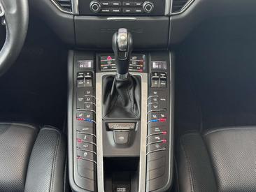 Porsche Macan Electrique S — photo 11