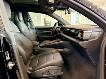 Porsche Macan Electrique — photo 12