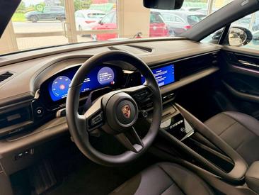 Porsche Macan Electrique — photo 14