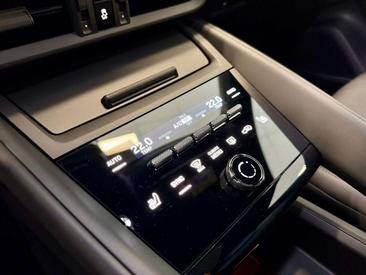 Porsche Macan Electrique — photo 17
