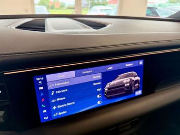 Porsche Macan Electrique — photo 18