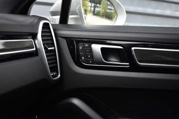 Porsche Cayenne III E-Hybrid Platinum Edition — photo 37