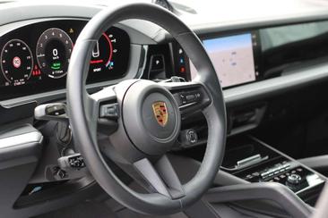 Porsche Cayenne III E-Hybrid — photo 11