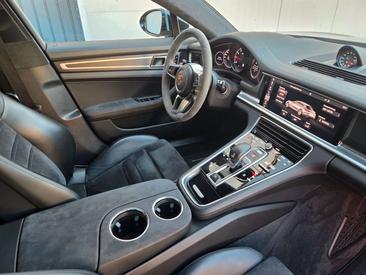 Porsche Panamera II GTS — photo 18