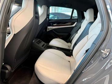 Porsche Panamera II GTS — photo 9