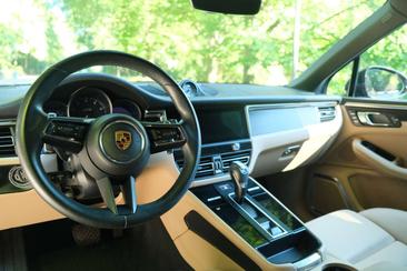 Porsche Macan Electrique GTS — photo 9