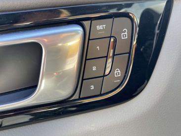 Porsche Cayenne III Turbo Platinum Edition — photo 14