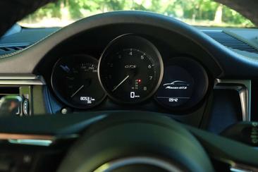 Porsche Macan Electrique GTS — photo 24