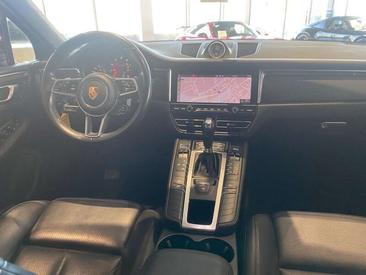 Porsche Macan Electrique Base — photo 10