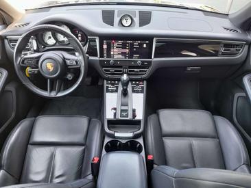 Porsche Macan Electrique Base — photo 9