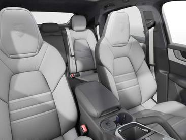 Porsche Cayenne III GTS — photo 6