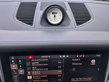 Porsche Macan Electrique Base — photo 12