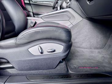 Porsche Macan Electrique GTS — photo 27