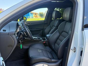 Porsche Macan Electrique Base — photo 6