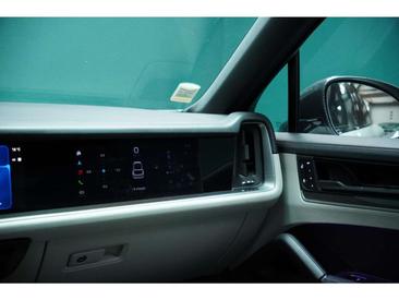Porsche Cayenne III — photo 15