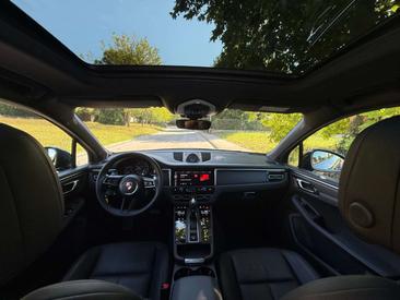 Porsche Macan Electrique Base — photo 8