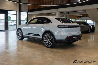 Porsche Macan Electrique