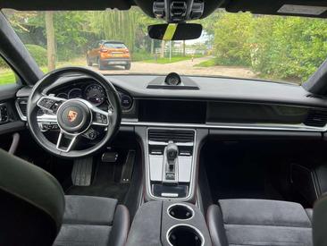 Porsche Panamera II GTS — photo 9