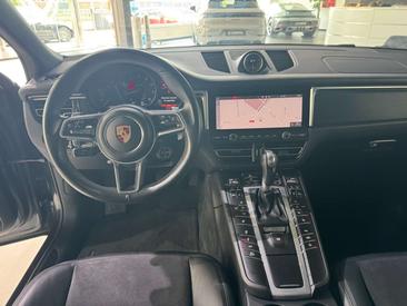 Porsche Macan Electrique GTS — photo 12