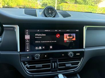 Porsche Macan Electrique Base — photo 12