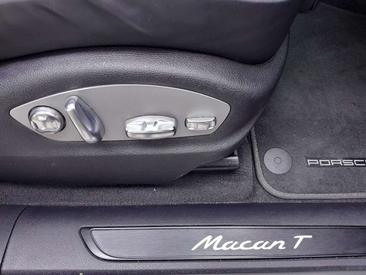 Porsche Macan Electrique Base — photo 21
