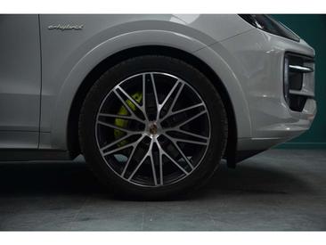 Porsche Cayenne III — photo 22