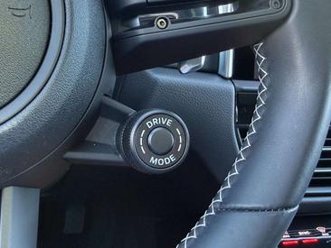 Porsche Macan Electrique Base — photo 14