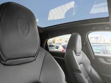 Porsche Cayenne III — photo 13