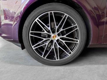 Porsche Cayenne III — photo 14
