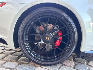 Porsche 991 I GTS — photo 20