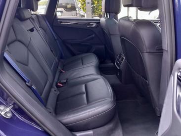 Porsche Macan Electrique Base — photo 24
