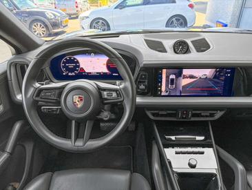 Porsche Cayenne III — photo 15