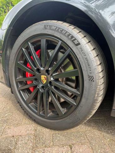 Porsche Panamera II GTS — photo 15