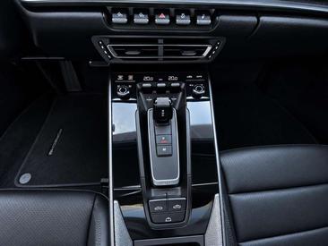 Porsche 992 I Carrera — photo 17